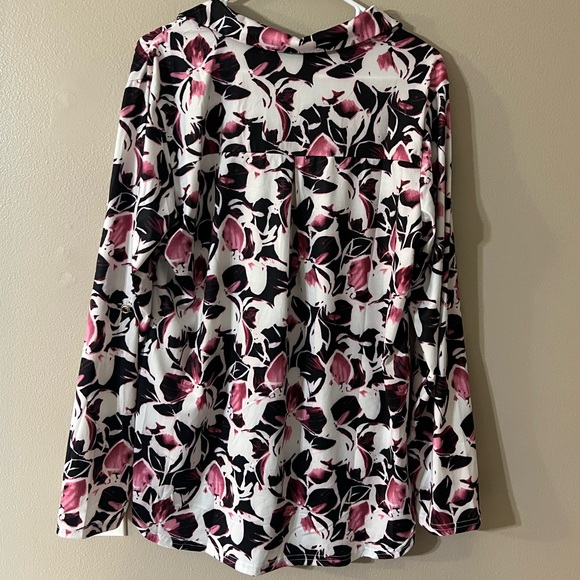 NWOT Women’s Collared Long Sleeve V-Neck Blouse - XL - Picture 6 of 15